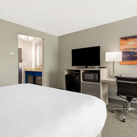 Best Western Plus Magnolia Inn & Suites Cleveland Exterior photo