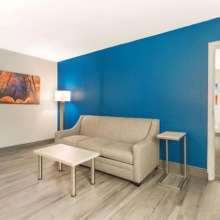 Best Western Plus Magnolia Inn & Suites Cleveland Exterior photo
