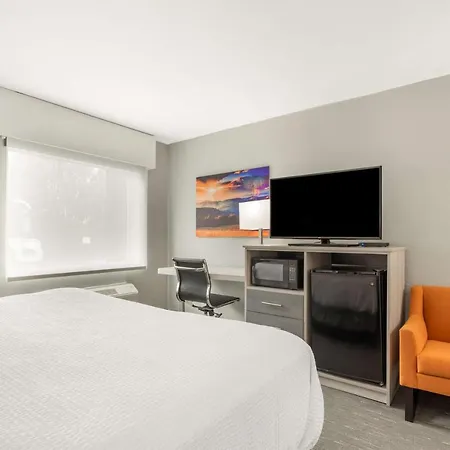 Best Western Plus Magnolia Inn & Suites Cleveland Exterior photo