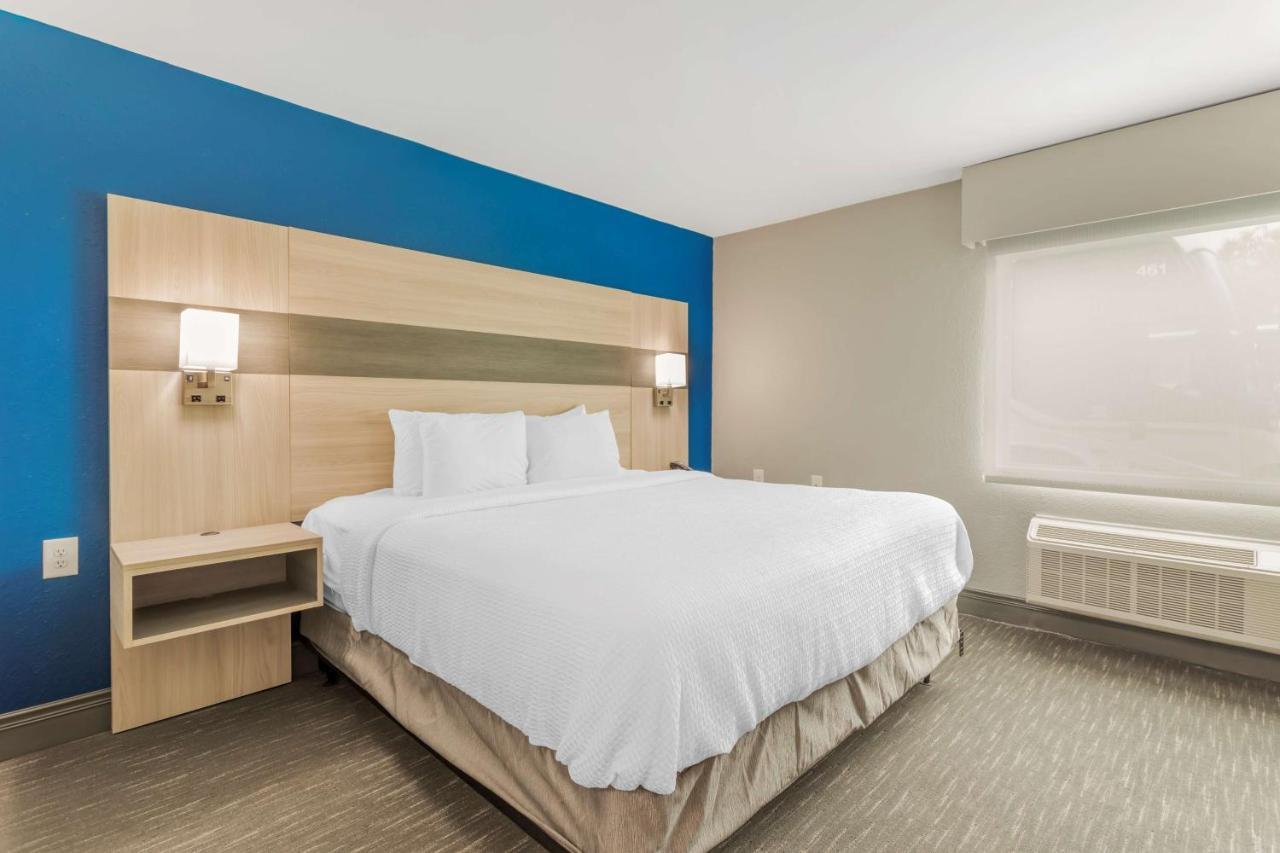 Western Magnolia & 3* Cleveland